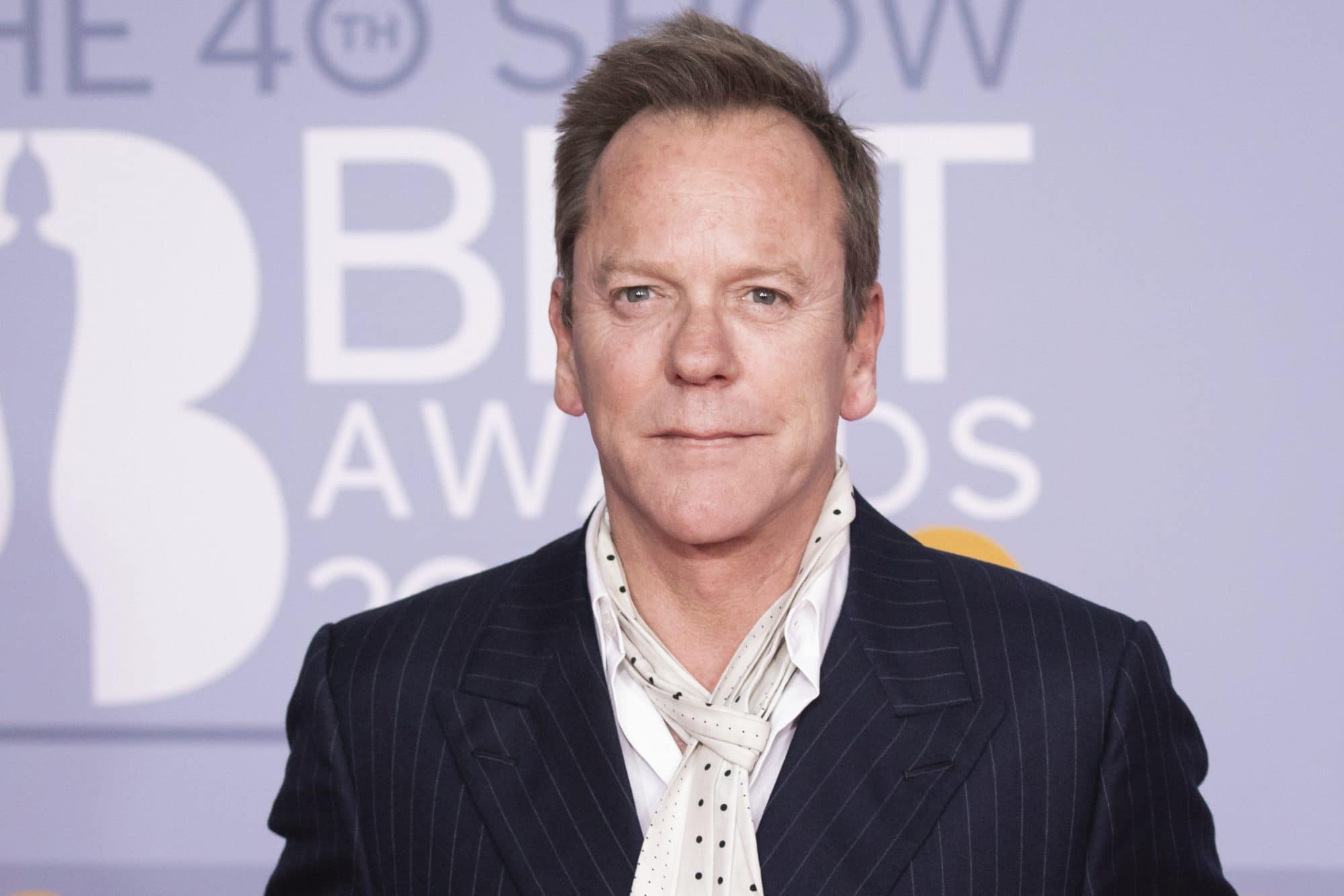 kiefer sutherland kémsorozat john regua glenn ficarra