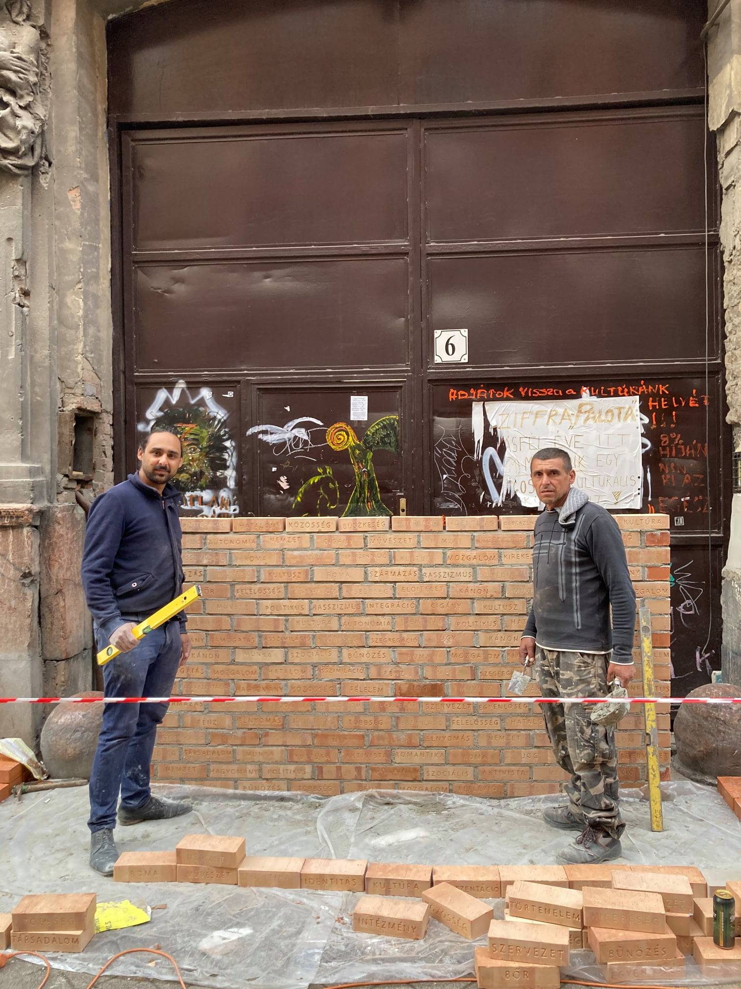 olah norbert festo a cigany muvesz szorongasa off-biennale budapest