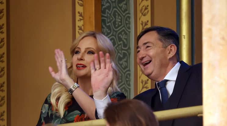mészáros-lőrinc-várkonyi-andrea-csók-parlament