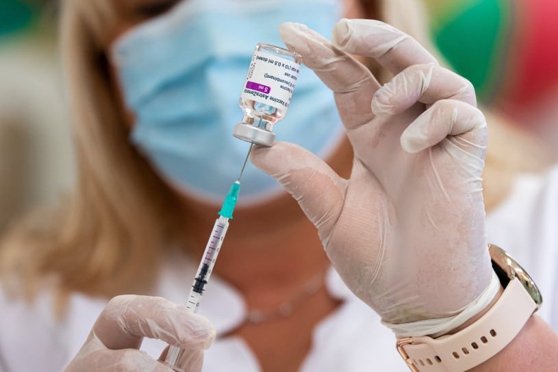 astrazeneca vakcina mellekhatasa tunetei koronavirus