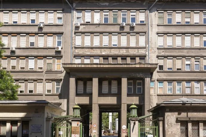 Százmilliárdos hitelkártyát örökölt meg a kórházakban a kormány, és félig már üres