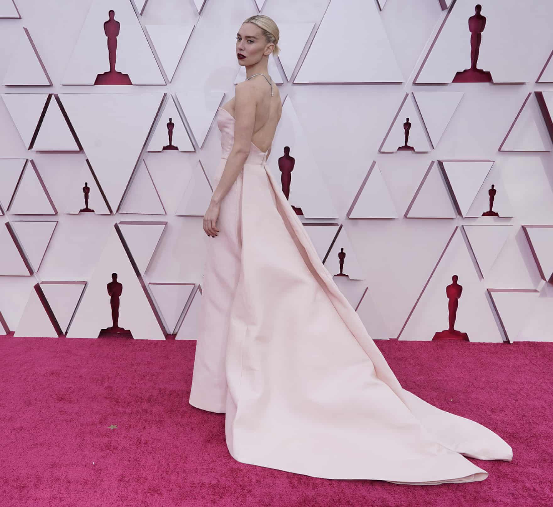 vanessa kirby 2021 oscar gala