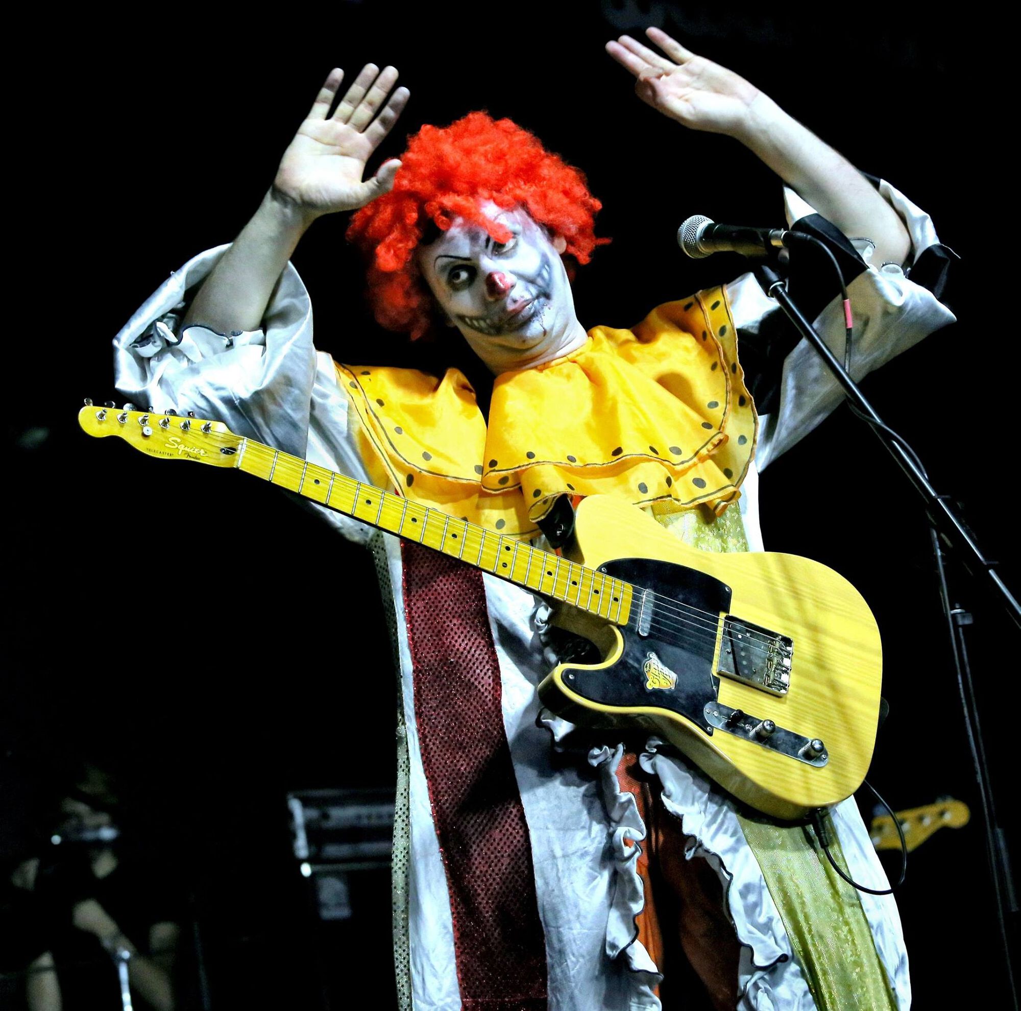 hiperkarma / Bérczesi Robi / Hallowwen 