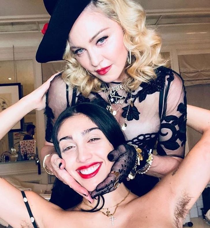 tokeletlen hiressegek body shaming Lourdes Leon