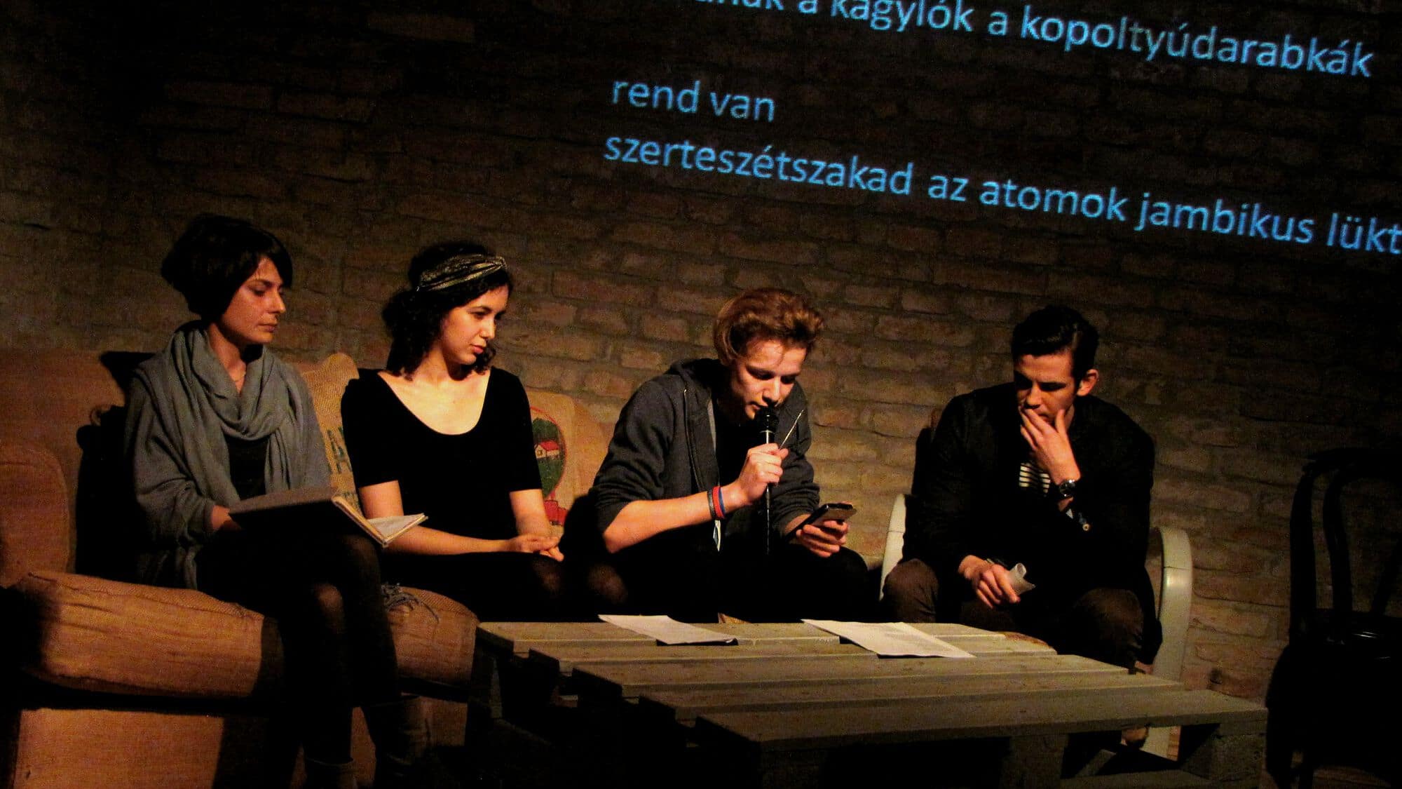 Vers-show / Vallai Kert