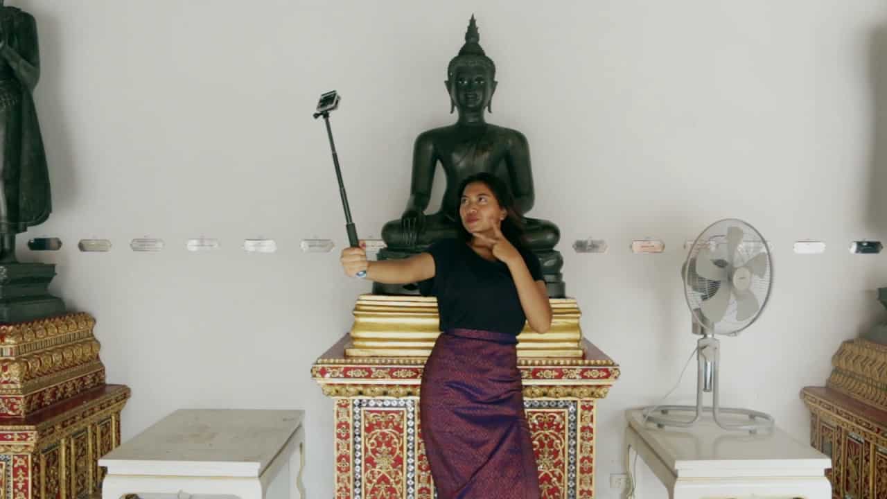buddha szobor szelfie torveny bortonbuntetes
