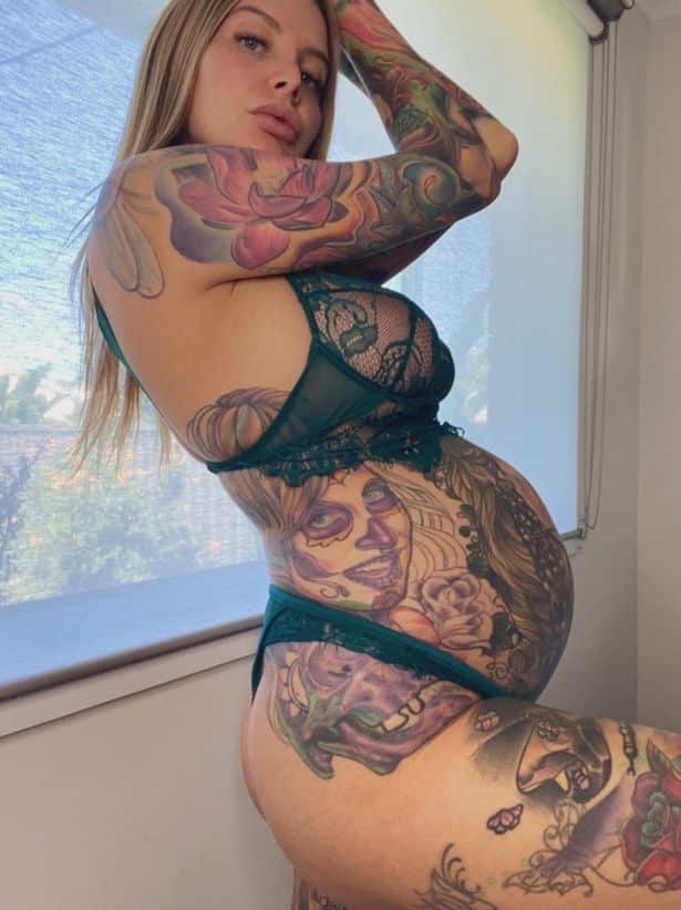 evelyn miller onlyfans terhes két hükely