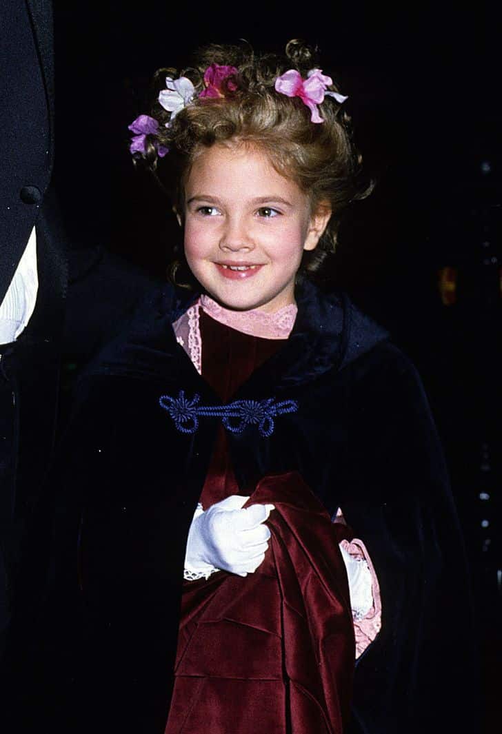 hiressegek regen drew barrymore