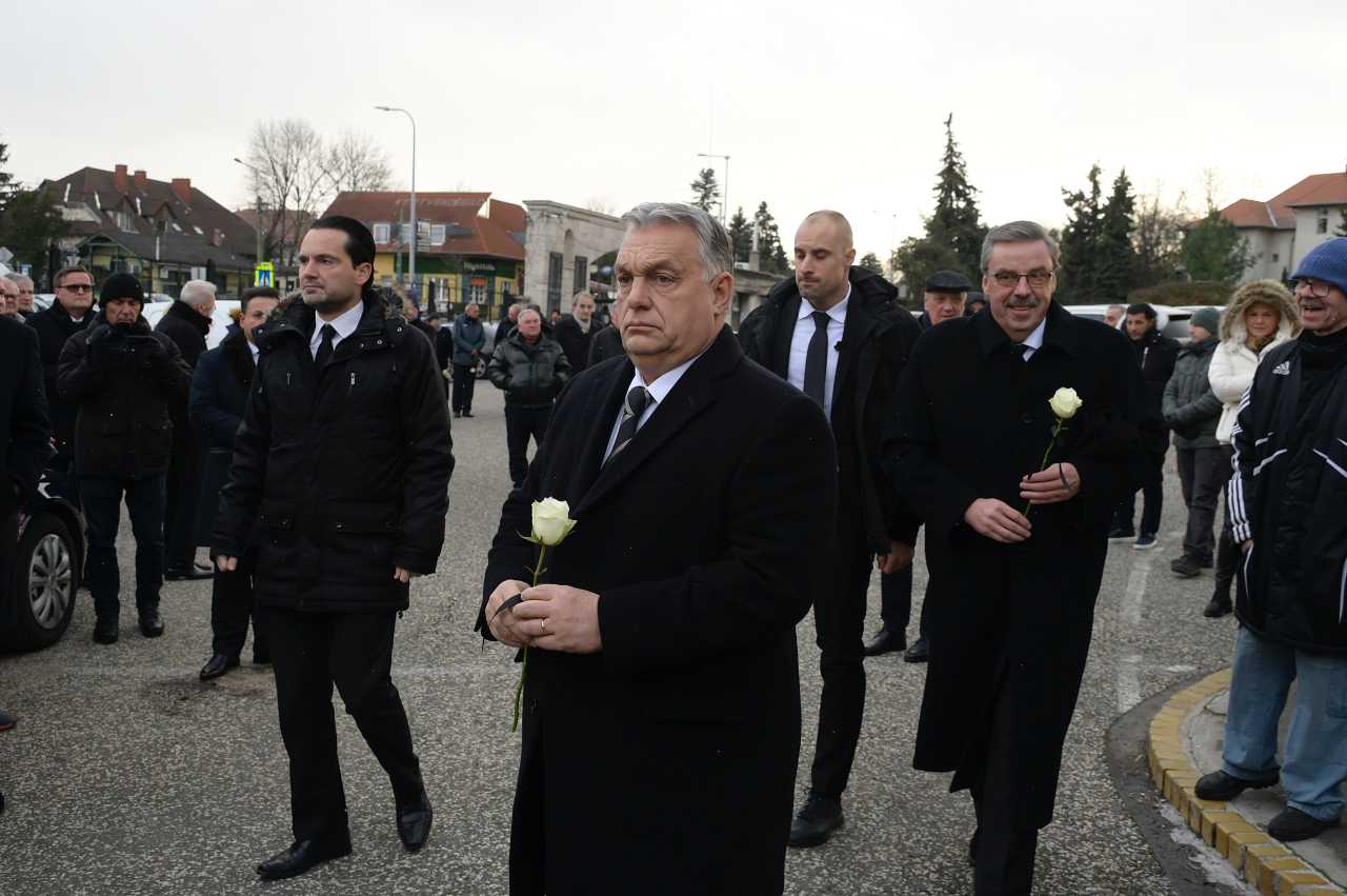 orban-viktor-meszoly-kalman-temetese