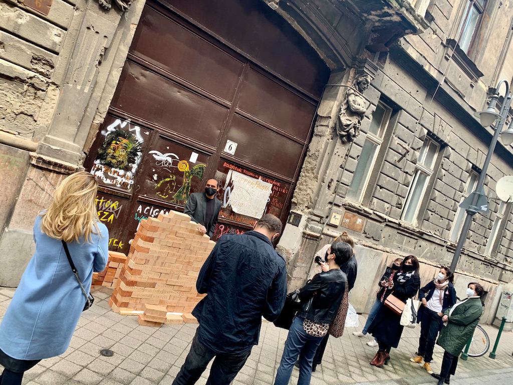 olah norbert festomuvesz a cigany szorongasa off-biennale budapest
