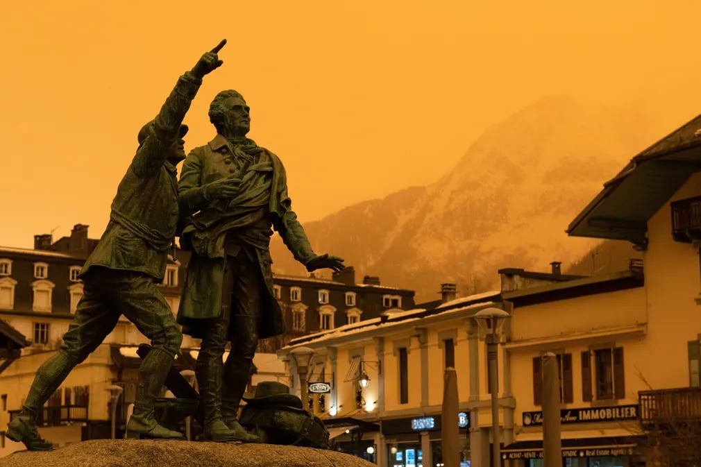 Vallee-de-Chamonix_-szahara_-homok_-idojaras_-meteorologia_-jelenseg_-Jeanne-Accorsini_-nap-fotoja