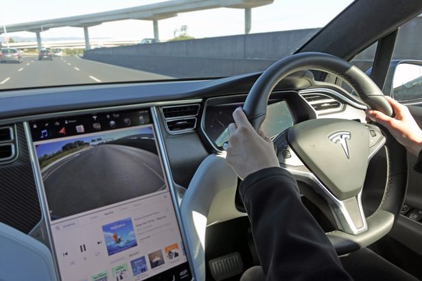 elon-musk-elektromos-auto-tesla-hacker-2