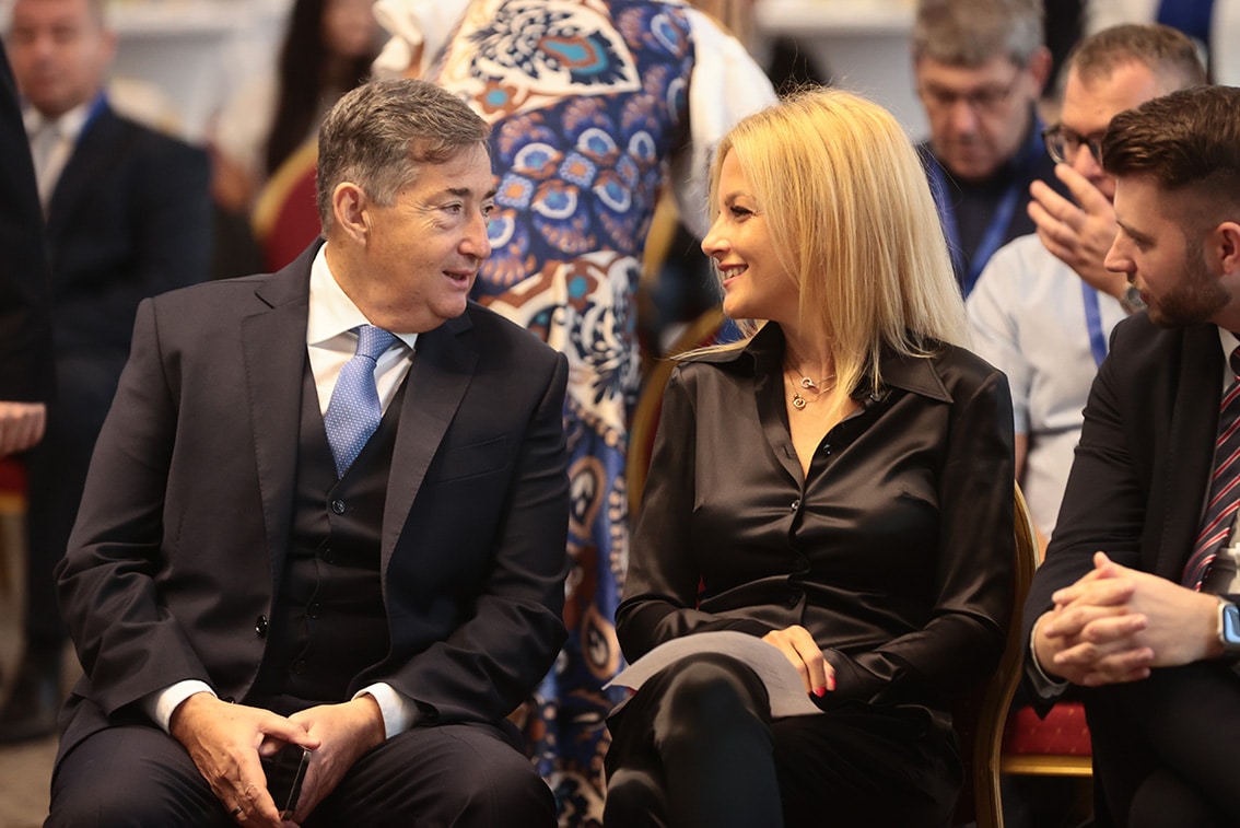 varkonyi andrea meszaros lorinc operettszinhaz jotekonykodas