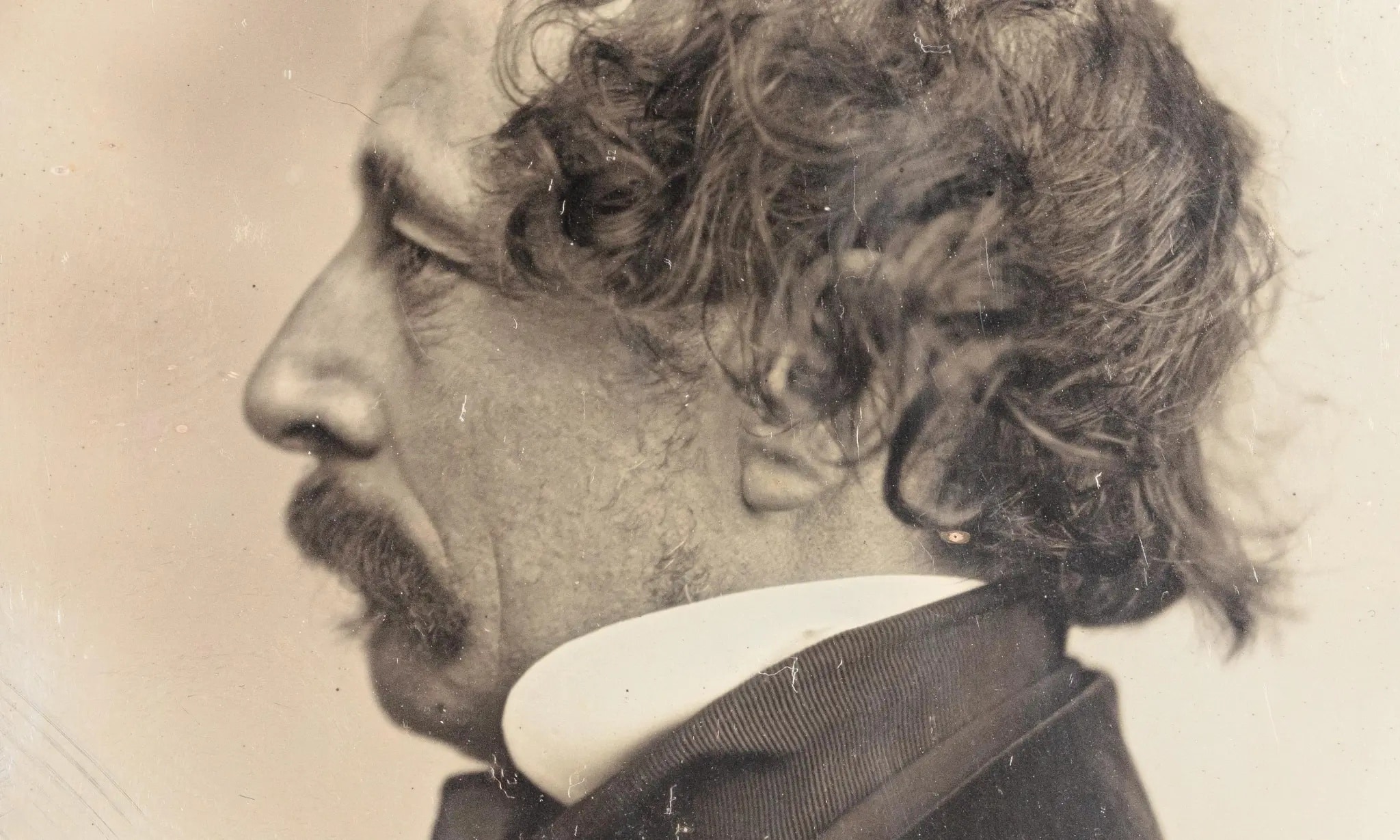 Charles Dickens foto bajusz