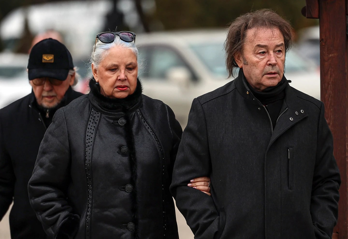 fenyo-miklos-temetese-szikora-robert
