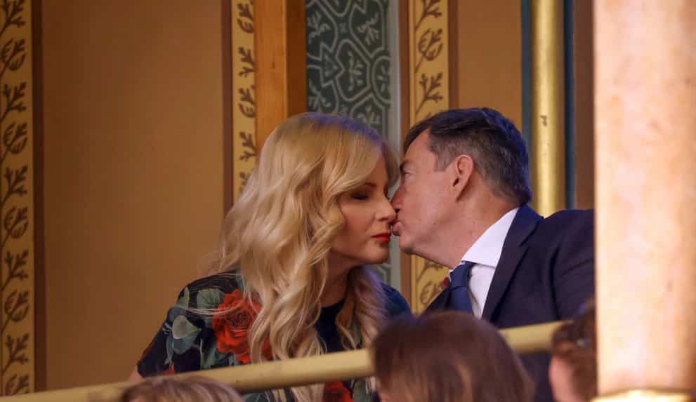 mészáros-lőrinc-várkonyi-andrea-csók-orbán-viktor-beiktatása-parlament