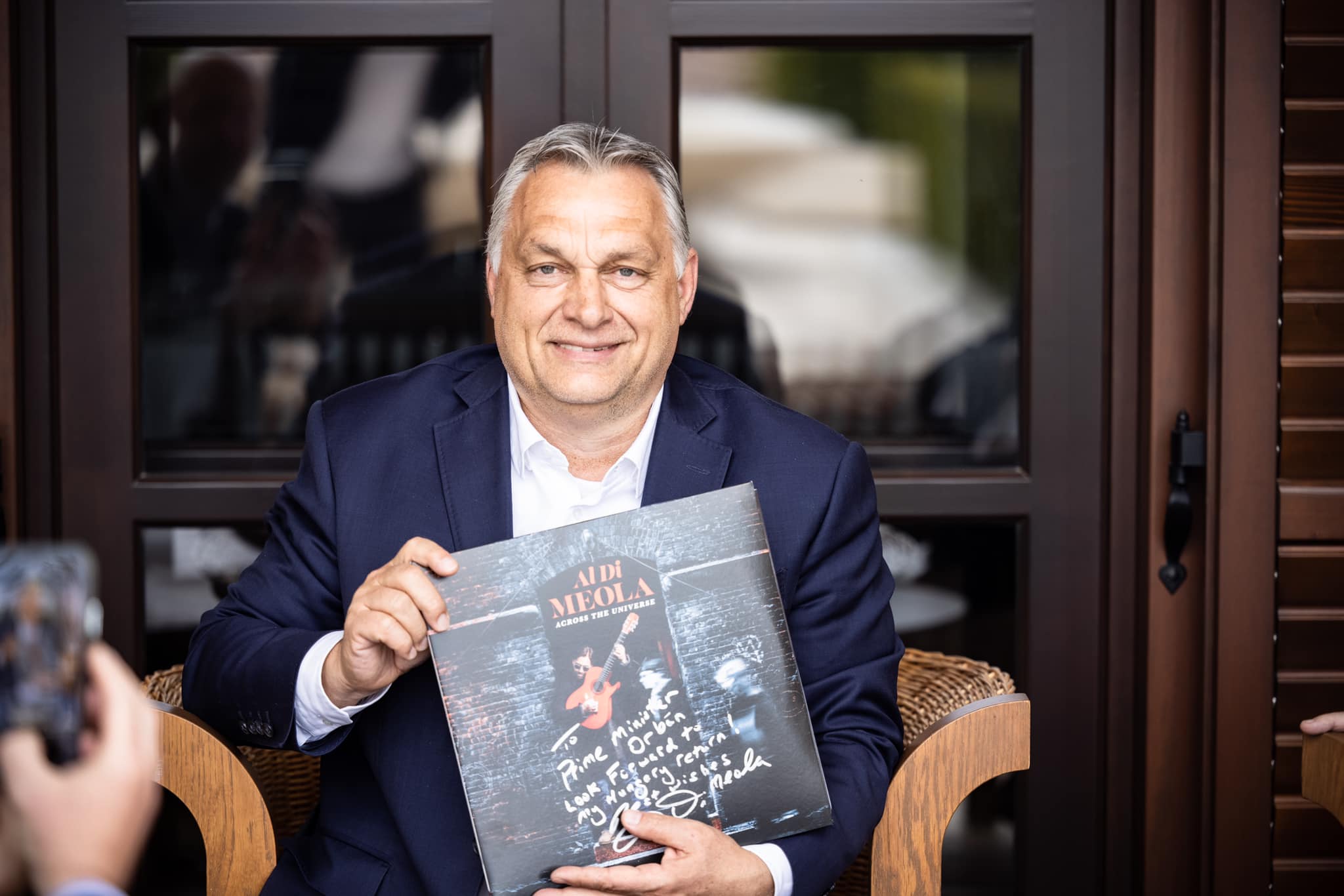 orban viktor szuletesnap elefant zenekar