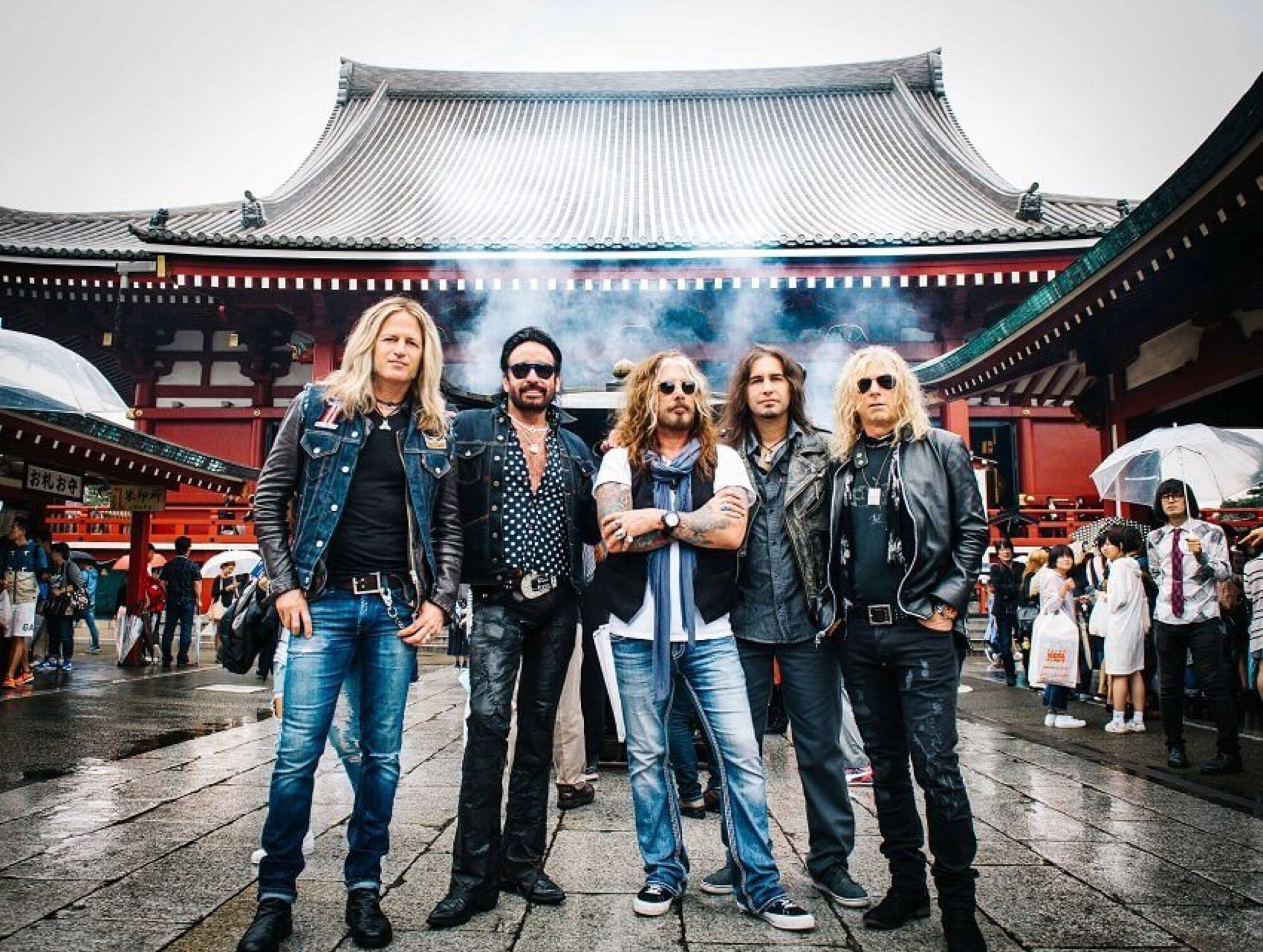 The Dead Daisies Tokyo Group Shot 2016 Oh Tdd 09 10 16 3