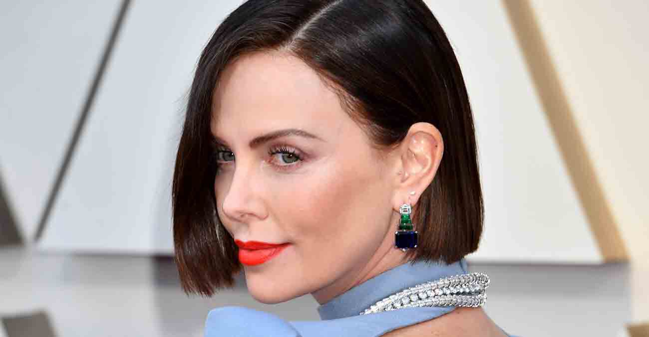 charlize theron csodan%C5%91 anyja