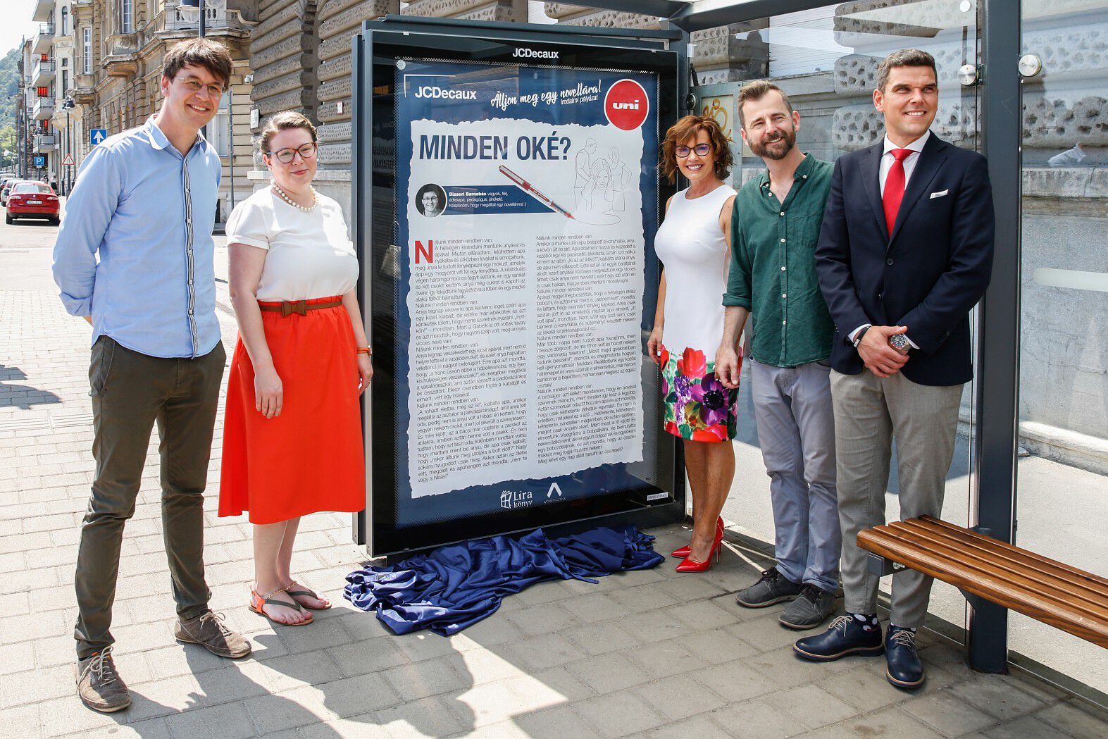 JCDecaux %C3%A1lljon meg egy novell%C3%A1ra