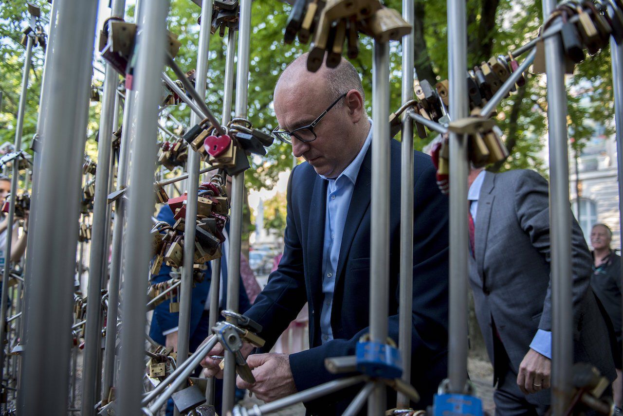 magyar attila a poszt igazgat%C3%B3ja