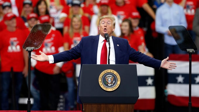 donald trump kamp%C3%A1nyk%C3%B6r%C3%BAt minneapolis 2019 prince purple rain