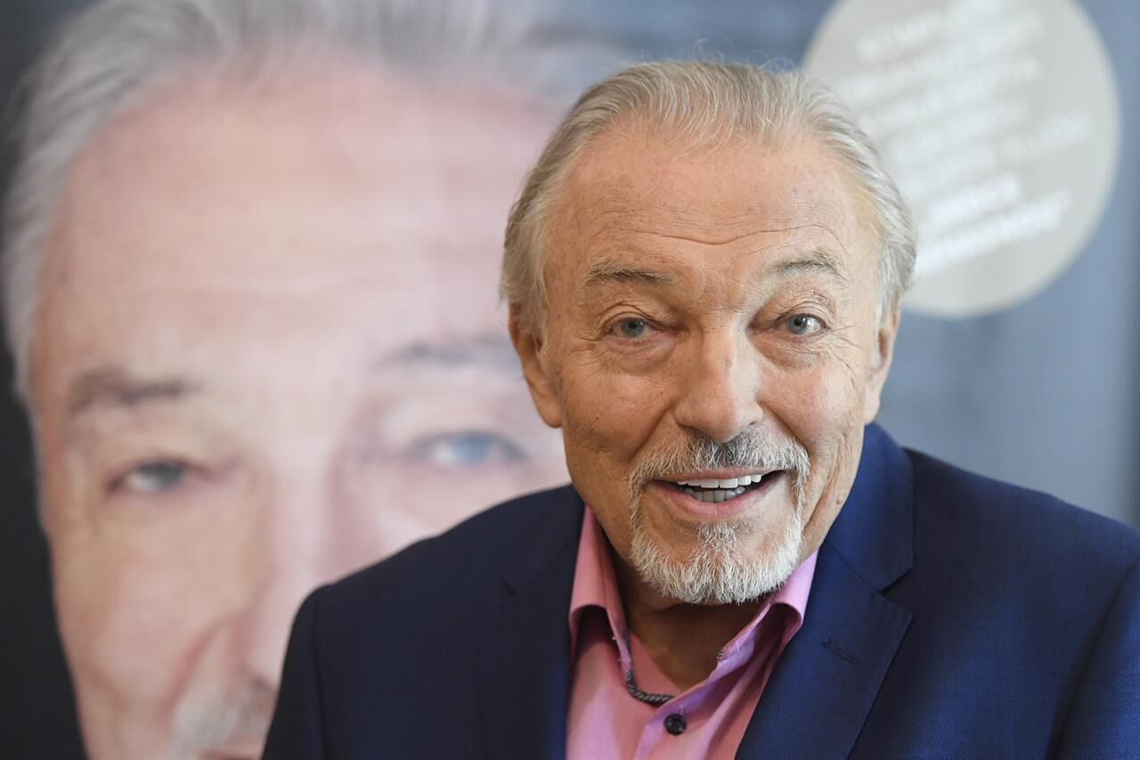 meghalt karel gott %C3%A9nekes