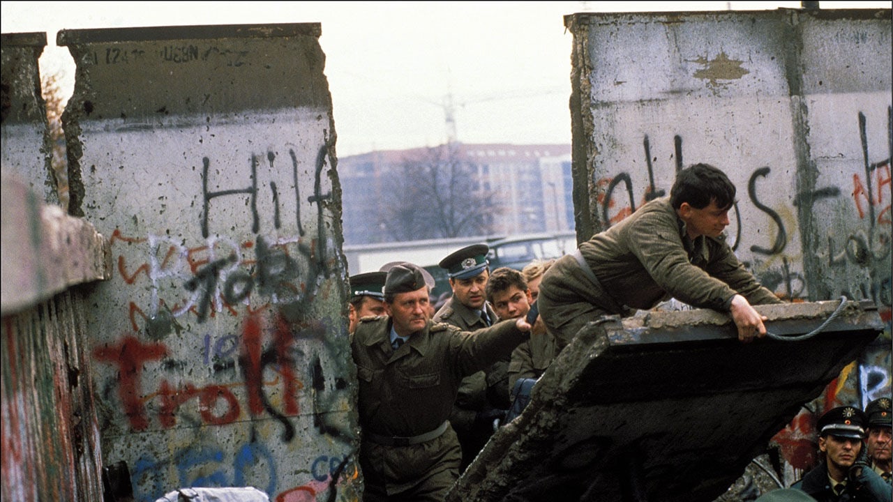 Berlini Fal Építése Berlini Fal Leomlása Berlini Fal Lebontása