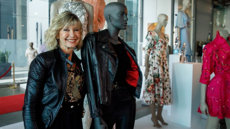 olivia newton john grease b%C5%91rdzseki