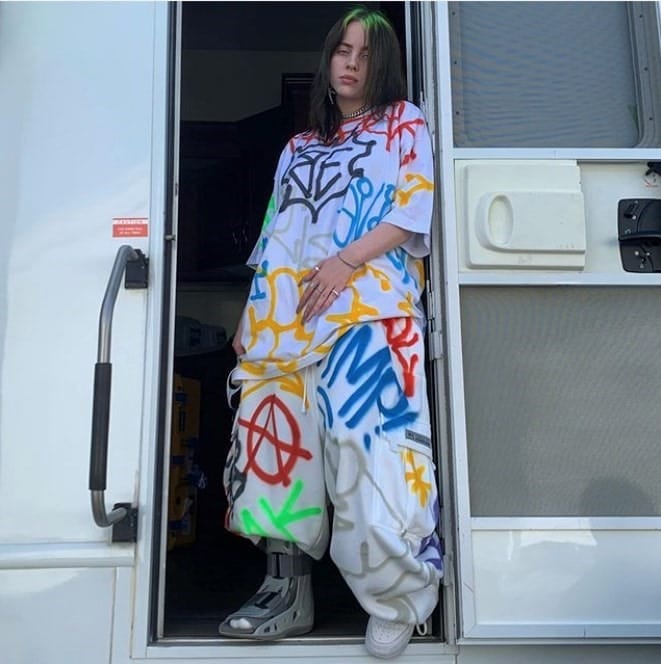 billie eilish james bond f%C5%91c%C3%ADmdal