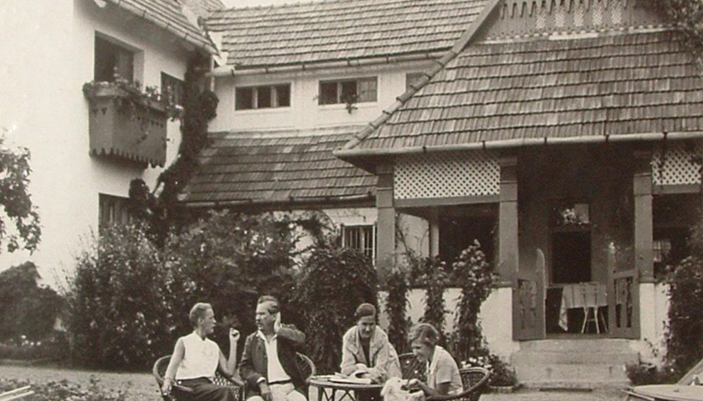 10 moricz zsigmond kert leanyfalu haz es kert 1940 korul 1024x919 gardenista