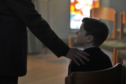 Amikor a hallgatás felér egy árulással – Szexuális zaklatás Isten kegyelméből