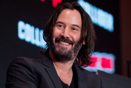 Keanu Reeves, a filmipar jófiúja rácáfol Hollywood botrányaira