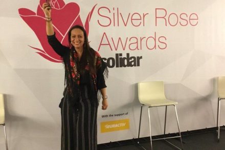 A diszkrimináció leküzdéséért a Romaversitas Alapítvány nyerte el a rangos Silver Rose-díjat