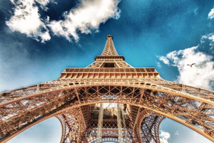 Eladták az Eiffel-torony lépcsőjének darabjait nem is kevés pénzért!