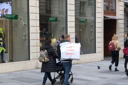 Orbán Ráhel és Tiborcz 420 ezres táskával flangáltak, pedig a kormány szerint Bécs élhetetlen