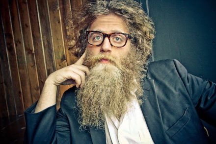 Off-Broadway musicalje dalaival érkezik Ben Caplan & The Casual Smokers