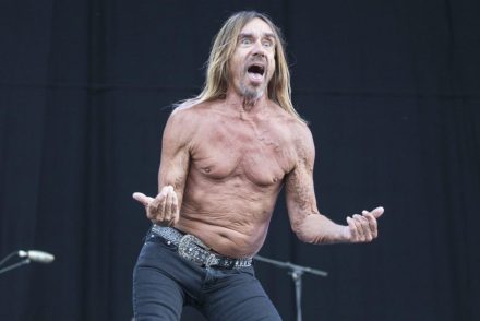A punkrock ikon, akinek hetvenkét évesen is van vér a pucájában