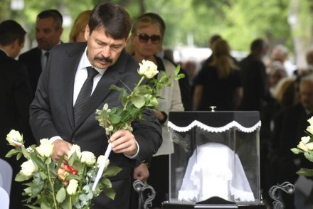 Balog Zoltán és Áder János is elbúcsúztatta Fekete György belsőépítészt