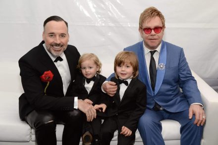 Elton John igazi mintaapja a két fiának