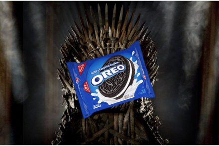 Videón, ahogy majd’ 3 ezer Oreo kekszből alkották meg a Trónok Harca főcímét