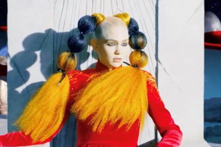 Grimes új dalát az opiátfüggőség és az Oasis együttes inspirálta