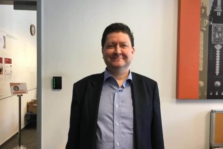 Surányi P. Balázs: Miért jöttél haza? – Egy kivándorló története
