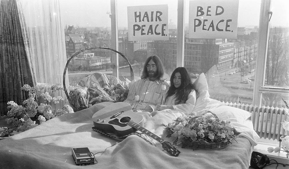 John And Yoko Bed in Amsterdamn 1969 web optimised 1000