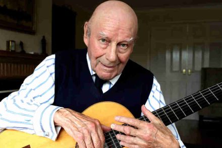 Meghalt Julian Bream 20-szoros Grammy-jelölt gitáros