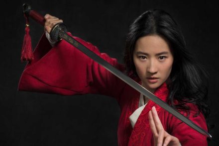 Hongkongban bojkottálják a Disney Mulan című filmjét a főszereplő miatt