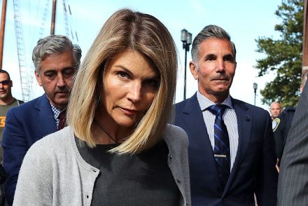 Lori Loughlin vesztegetési ügyében kétségek merültek fel