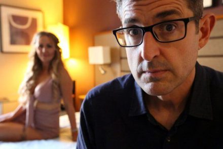 A brit szexipar felfedezése: Louis Theroux érdekes oldalról közelíti meg a téműt új dokumentumfilmjében