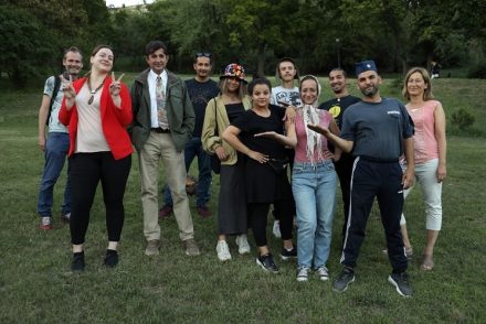 Mire képesek a roma cyber-boszorkányok? – A Roma Hősök idén házhoz mennek
