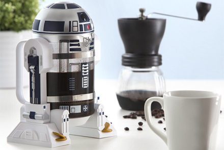 Ez az R2-D2 kávéfőző a tökéletes robot arra, hogy jól induljon a napod